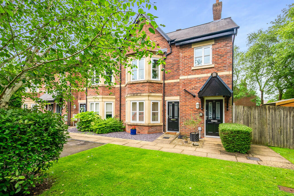 2 bedroom ground floor flat for sale in Grammar School Court, Ormskirk, L39