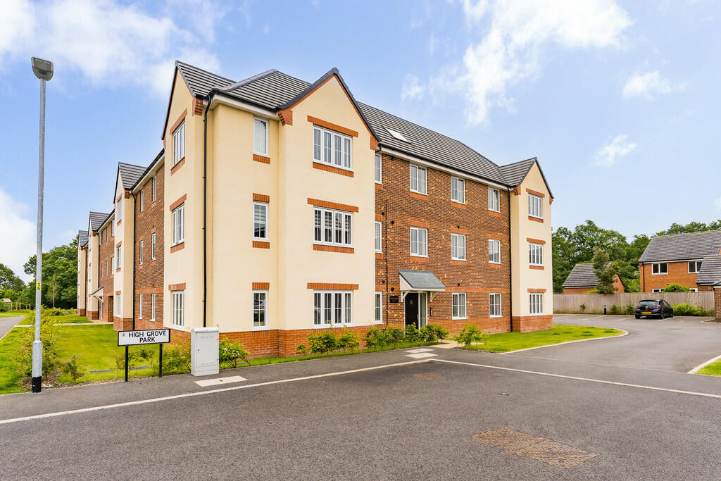 2 bedroom apartment for sale in High Grove Park, Burscough, L40