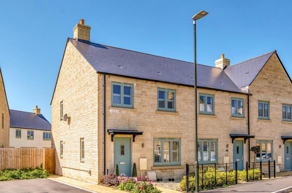 Main image of property: 25 POCHARD WAY, SOUTH CERNEY, CIRENCESTER