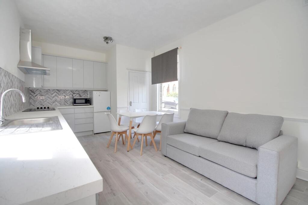 Main image of property: Scarcroft Road, York, North Yorkshire, YO23 1NE