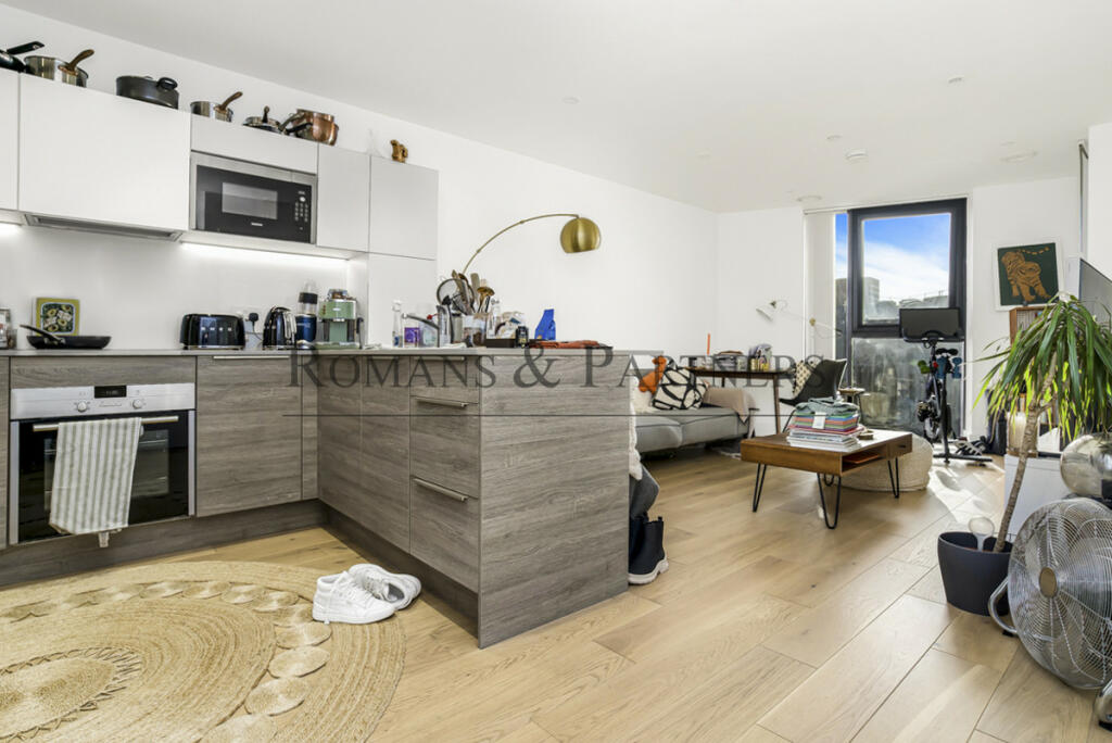 1 bedroom apartment for sale in Kingsland High Street, Dalston, E8