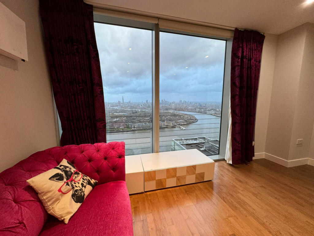 1 bedroom apartment for rent in Landmark East, Canary Wharf, E14