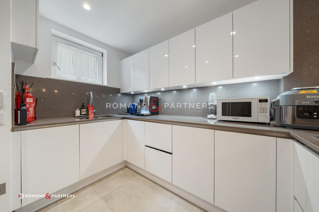 Main image of property: Naylor Building East, Aldgate, E1