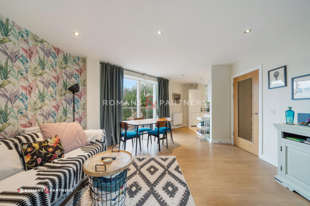 Main image of property: Maple Court, Elephant & Castle, SE17