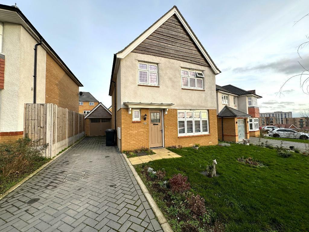 3 bedroom detached house for sale in Hunting Drive, South Luton, Luton