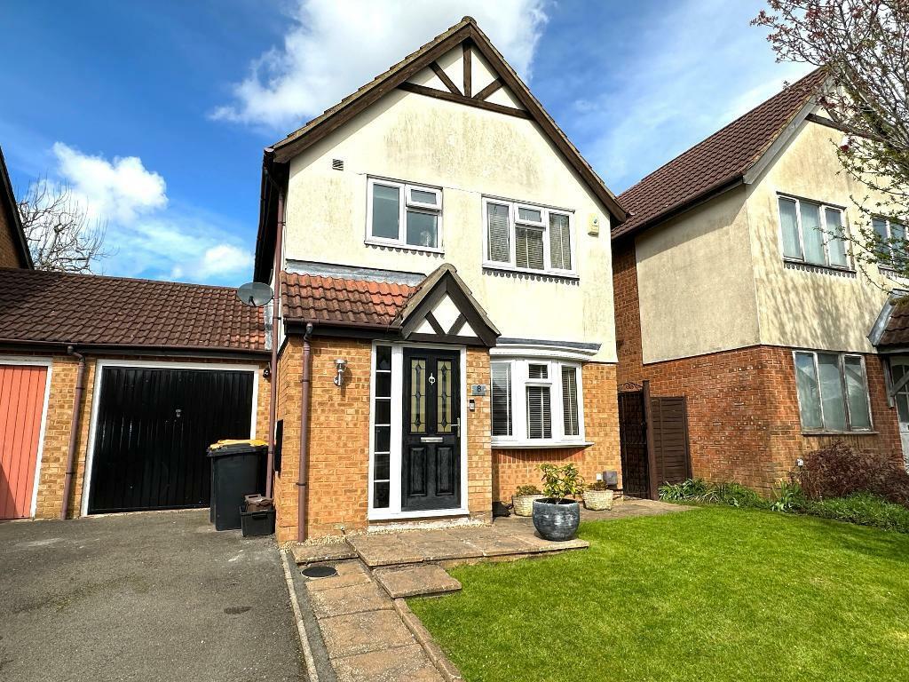 3 bedroom detached house for sale in Farmbrook, Bushmead, Luton