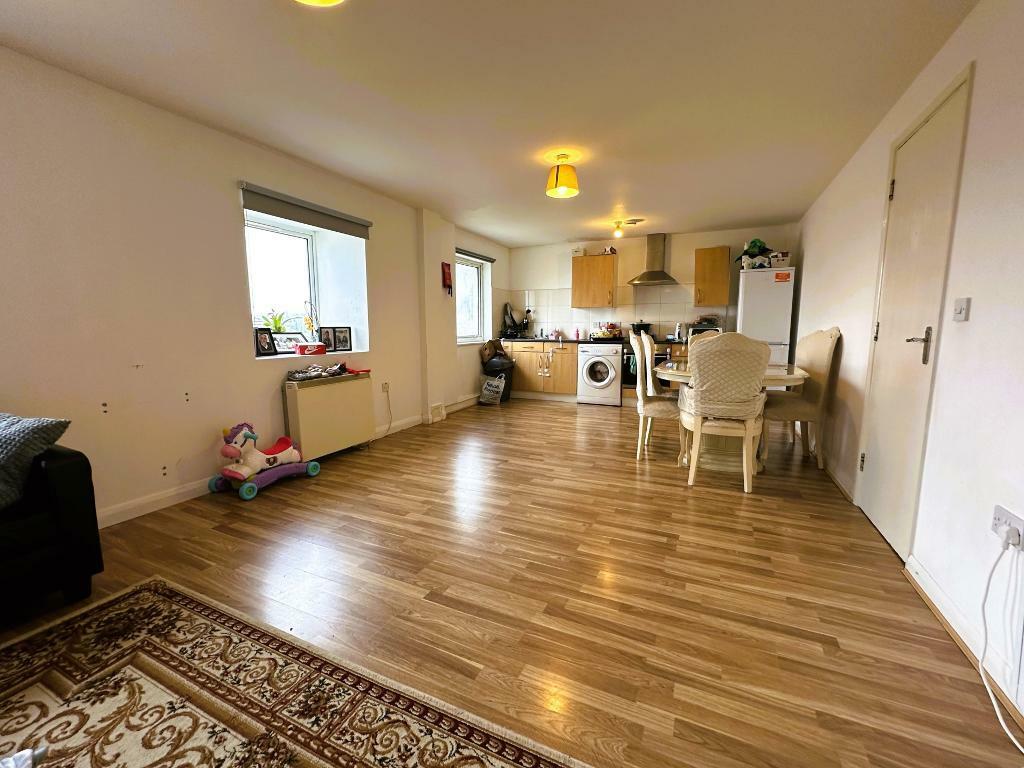 2 bedroom flat for sale in Milliners Court, Milliners Way, Biscot Area