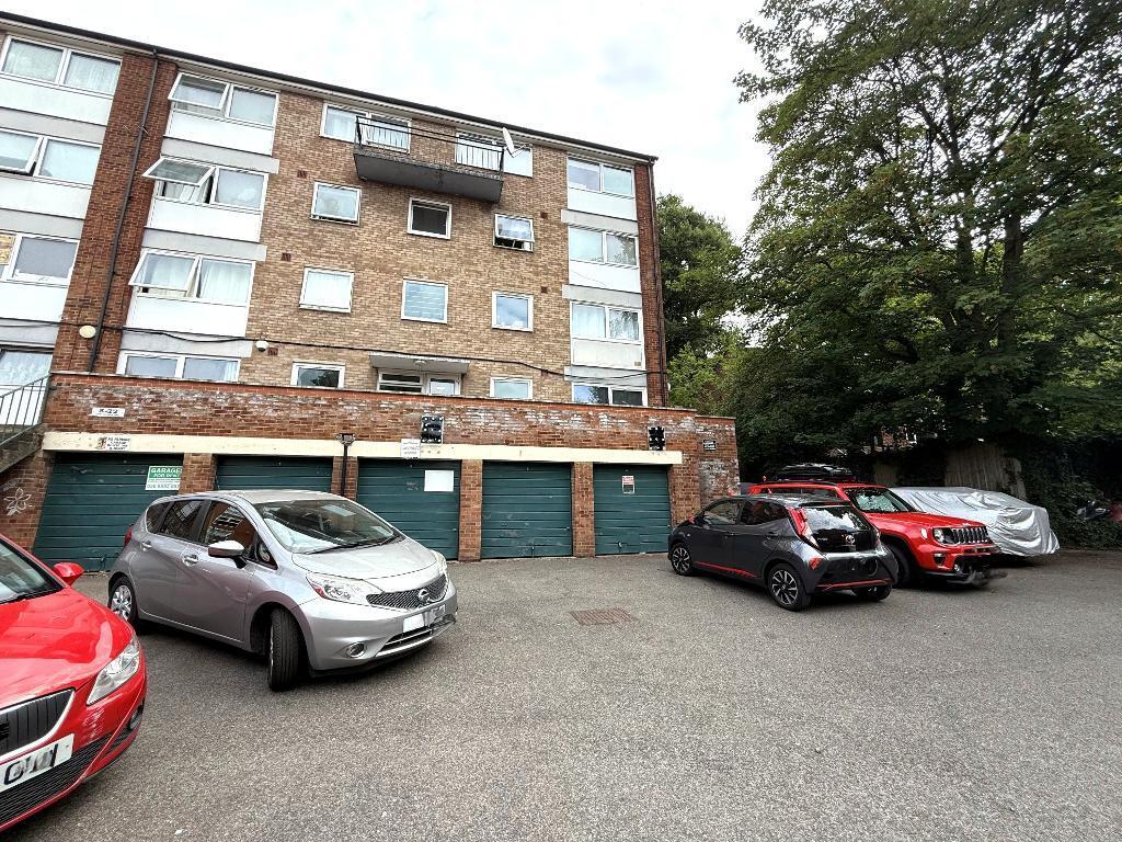 Main image of property: Moulton Rise, Luton, Bedfordshire, LU2 0AF