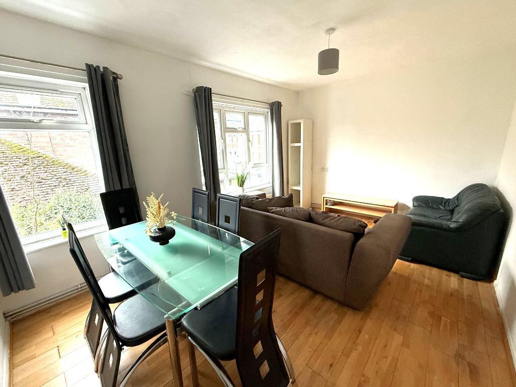 Main image of property: Great Northern Road, Dunstable, Bedfordshire, LU5 4BT