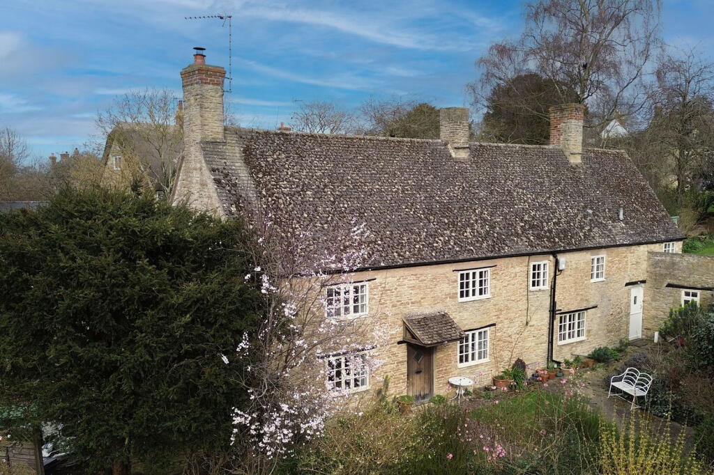Main image of property: Buckingham Cottage, Aynho, OX17