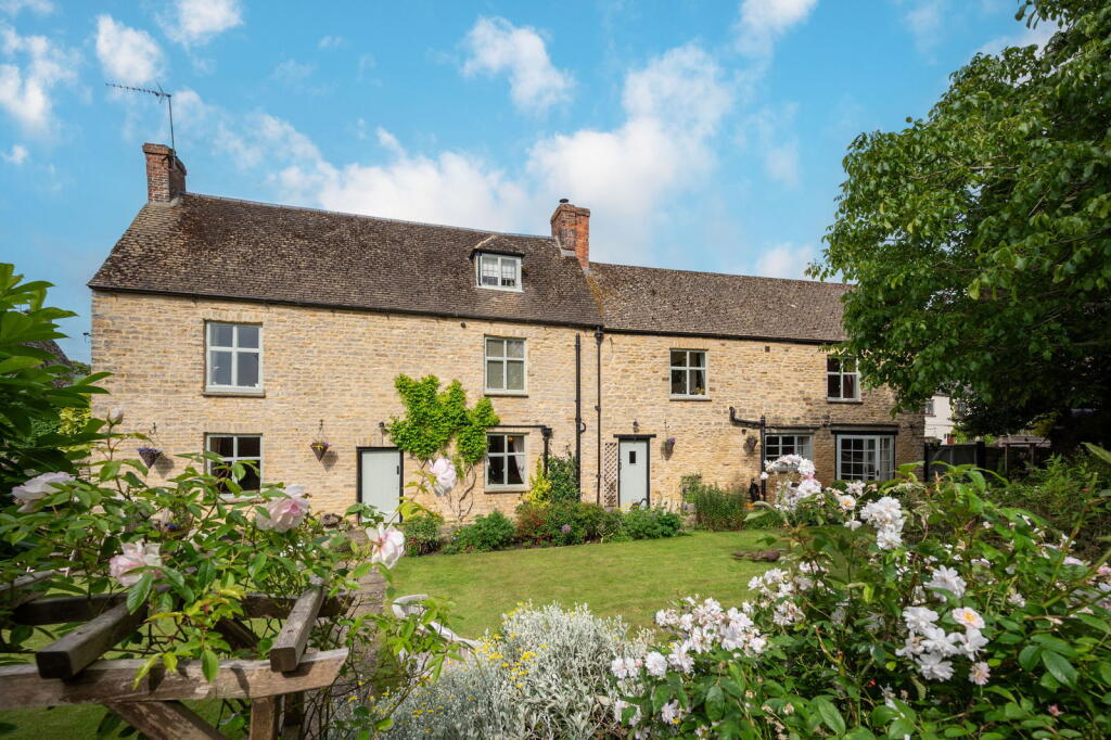 Main image of property: Magdalen House, Farthinghoe, Northants, NN13