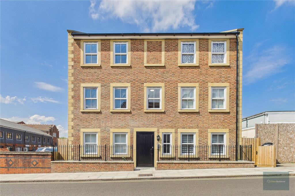 Main image of property: 16-17 Castle Street, Wiltshire