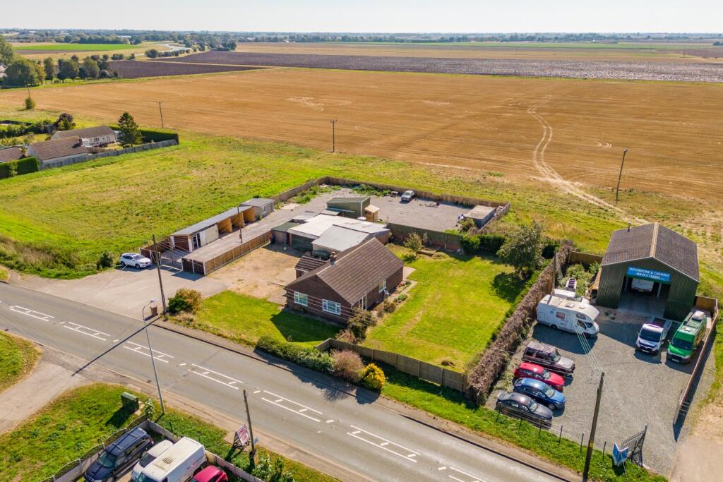 3 bedroom detached bungalow for sale in Tattershall Bridge Road
