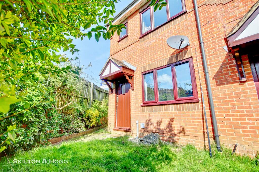 1 bedroom flat for sale in Cook Close, Ashby Fields, Daventry NN11
