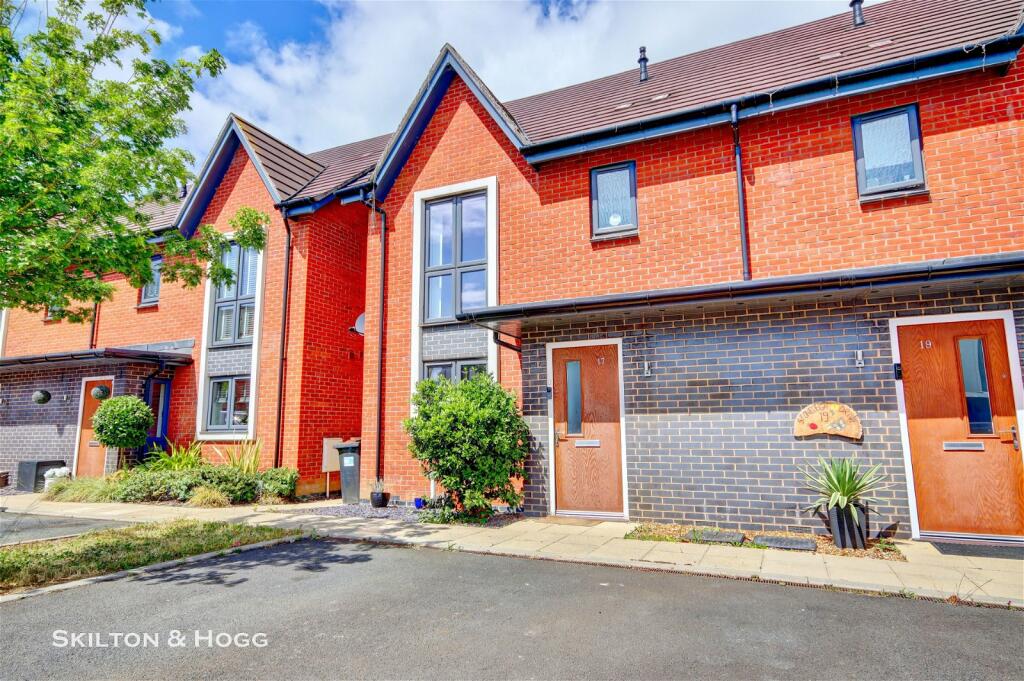 Main image of property: Stoneleigh Drive, Daventry, NN11 2PX