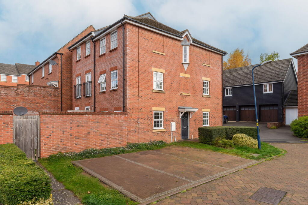 Main image of property: Chartwell Close, Daventry, NN11 8AS
