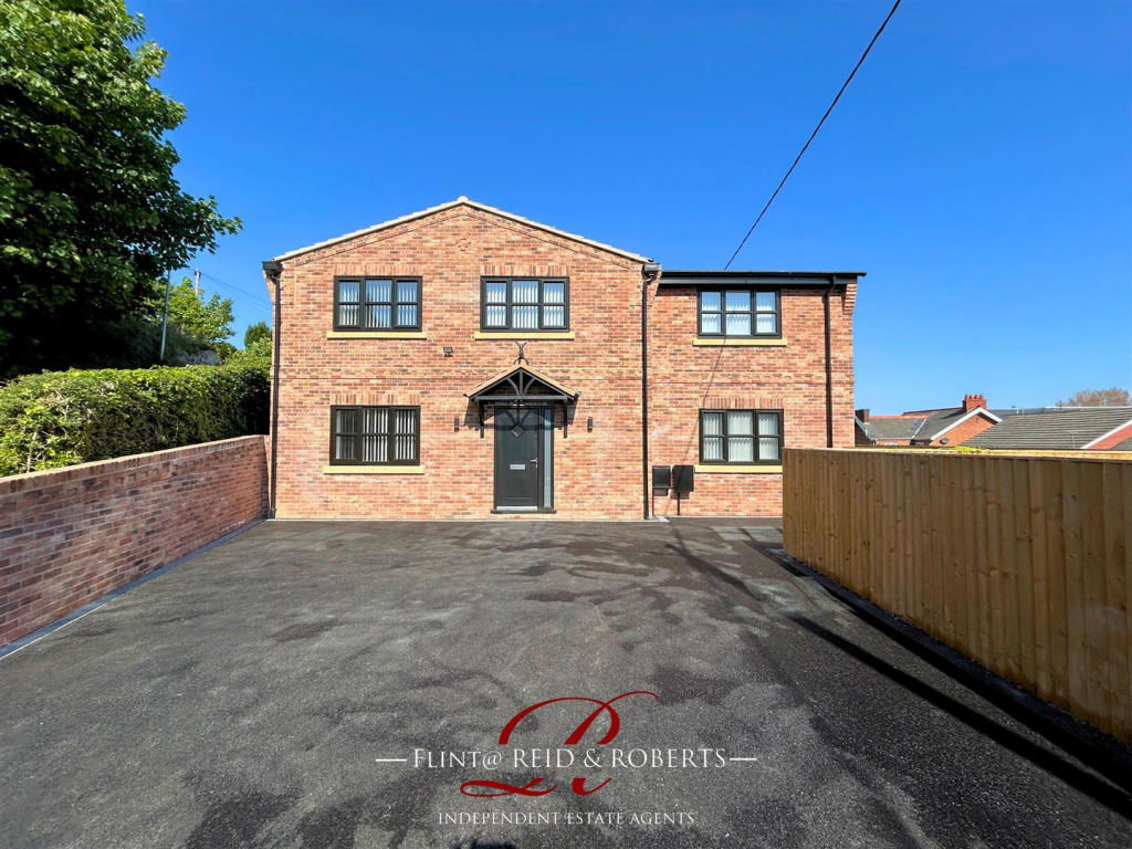 Main image of property: Top Hill, Bagillt