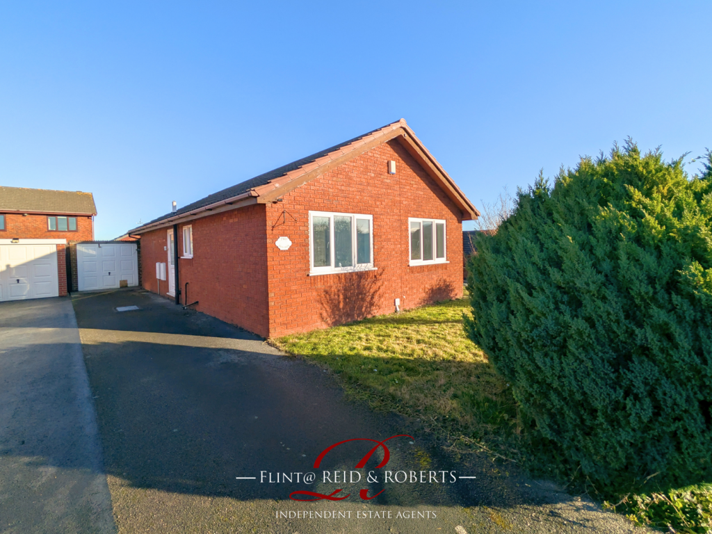 Main image of property: Bryn Derw, Flint