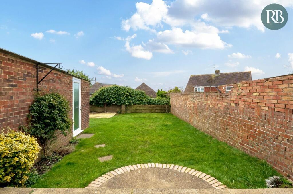 3 bedroom semidetached house for sale in Holmbush Way, Southwick