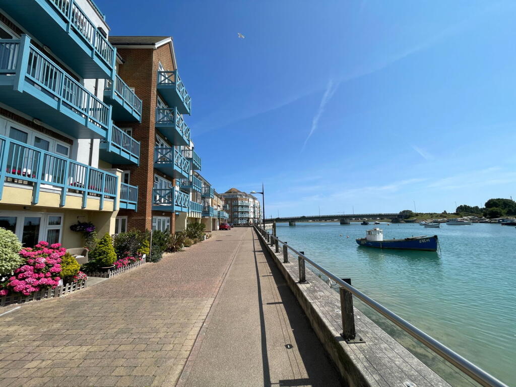 Main image of property: Broad Reach Mews, Shoreham-by-sea, BN43 5EH