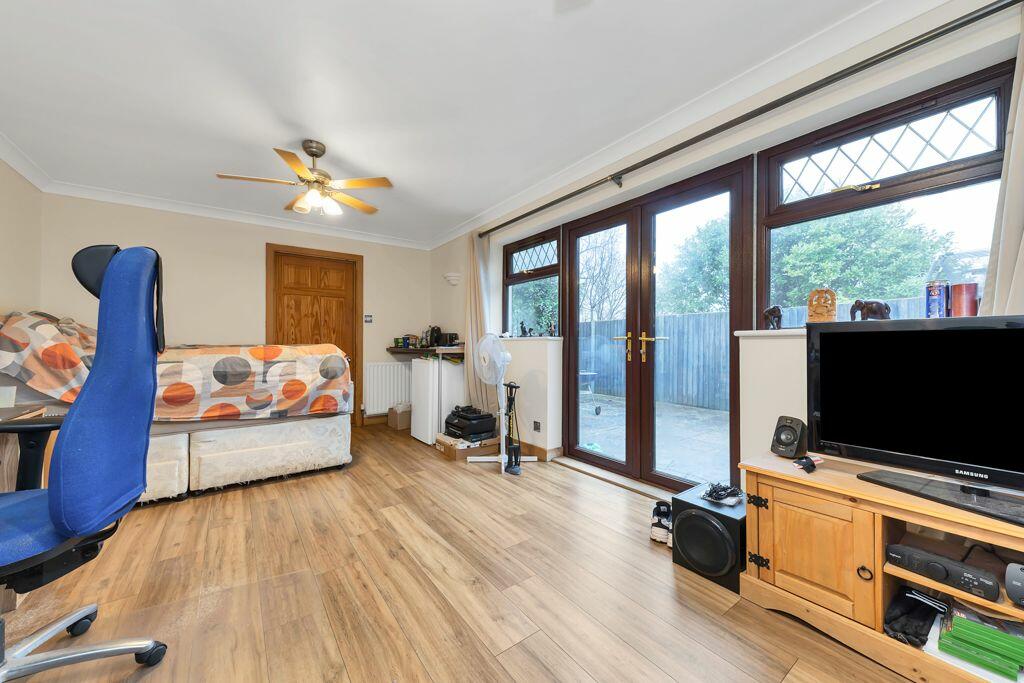 Additional property image - Milton Road, Cambridge, CB4 1XL