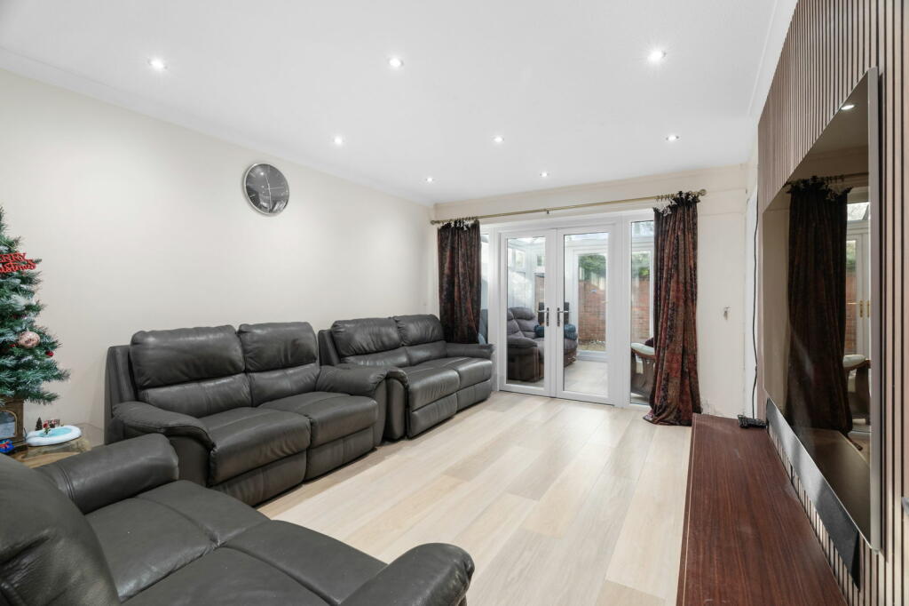 Additional property image - Gladstone Way, Cambridge