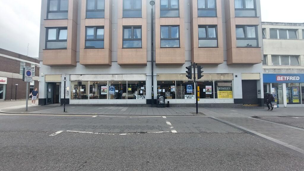 Additional property image - 82 High Street, Brentwood, Essex, CM14