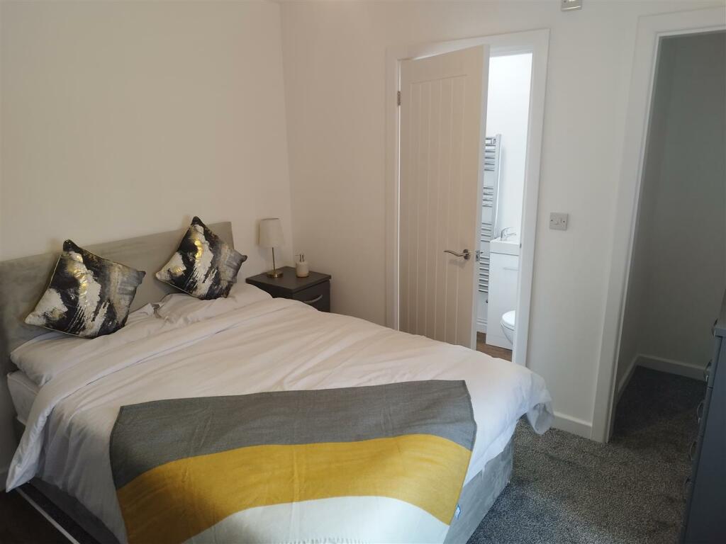 Main image of property: *BRAND NEW EN_SUITE ROOMS* St. John Street, Mansfield