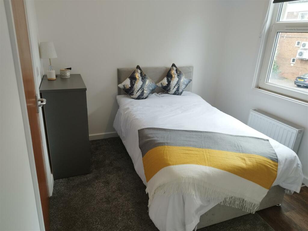 Main image of property: *BRAND NEW EN_SUITE ROOMS* St. John Street, Mansfield