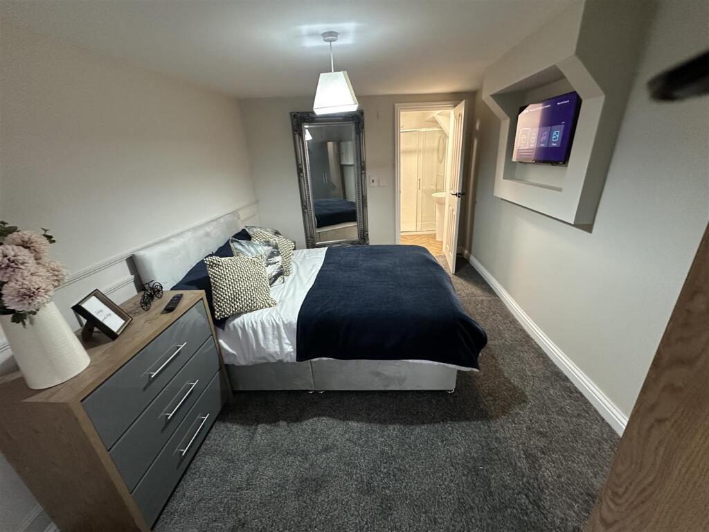 Main image of property: *NEW En-suite room* Nottingham Road, Mansfield