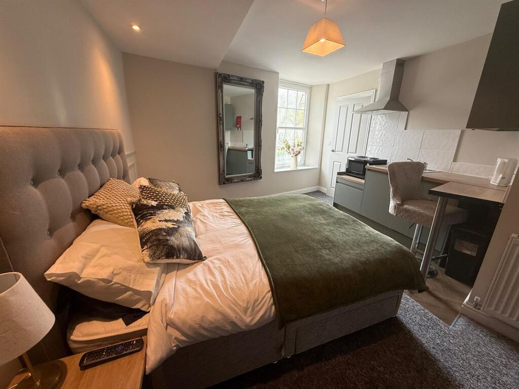 Main image of property: *New Self contained room with en-suite & kitchenette* Nottingham Road, Mansfield