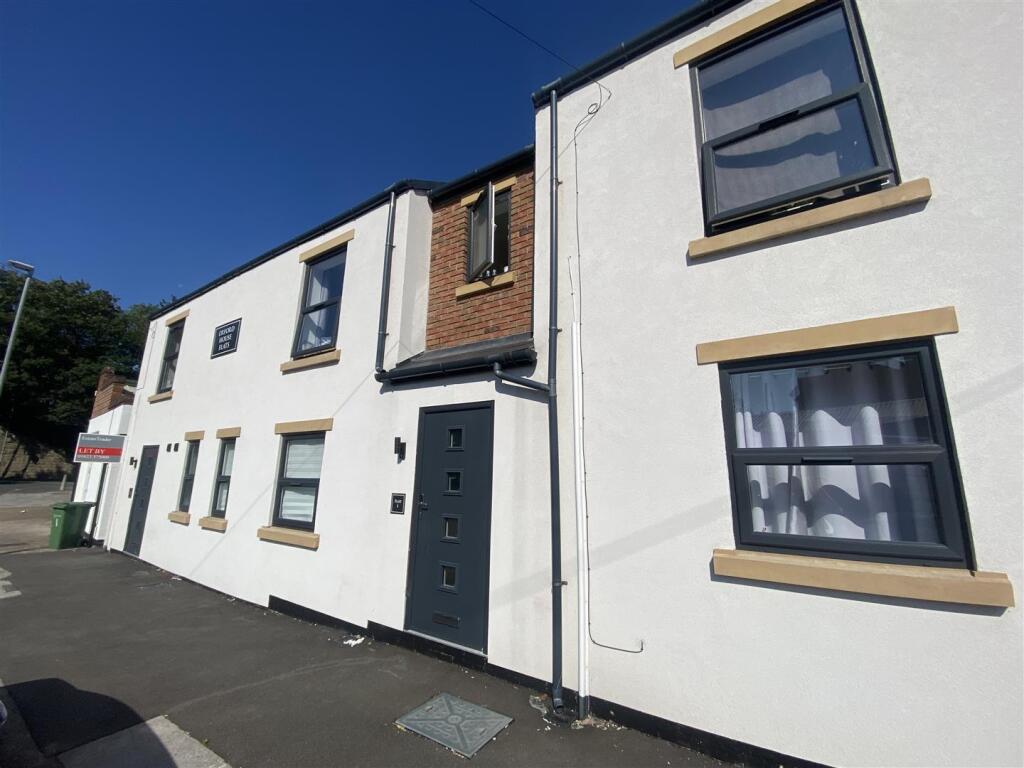 Main image of property: *One-Bedroon Flat* Oxford Street, Mansfield