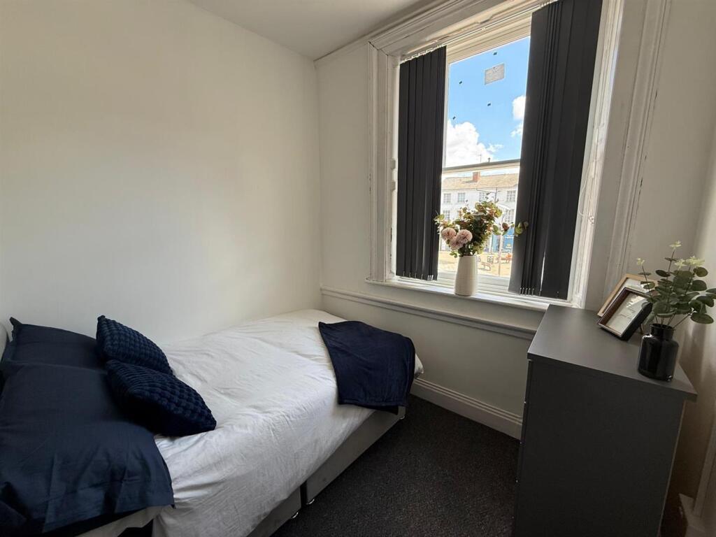 Main image of property: *En-Suite* Market Place, Mansfield