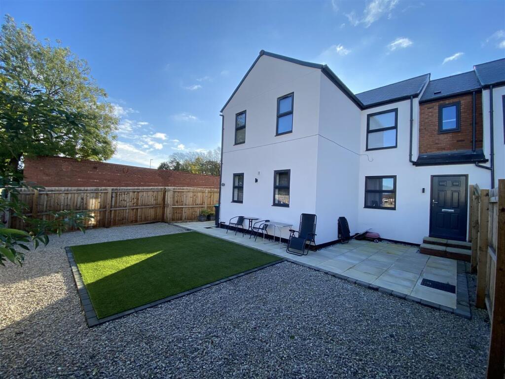 Main image of property: *2 Bed* Oxford Street, Mansfield