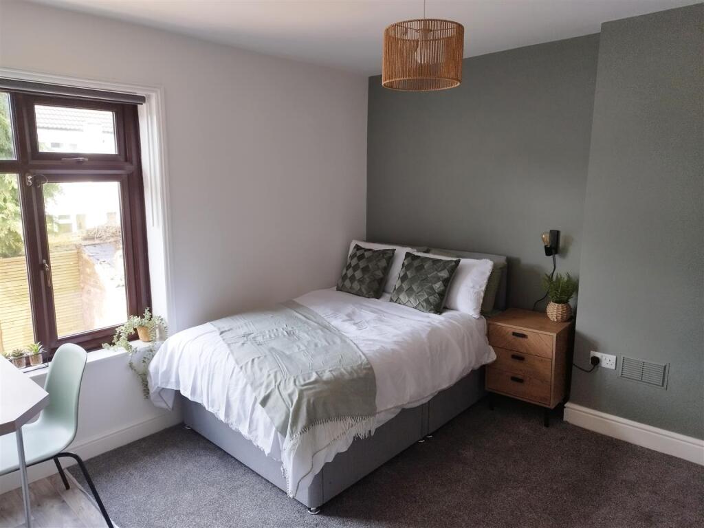 Main image of property: *Stunning En-suite Room* Florence Street, Hucknall