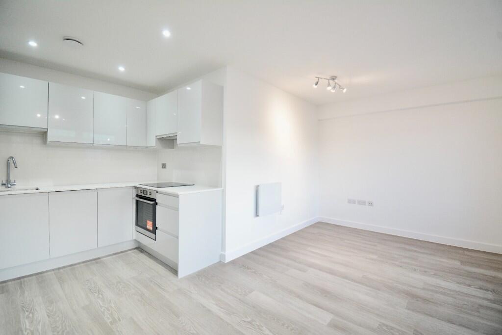 Main image of property: High Street, Rayleigh, Essex, SS6