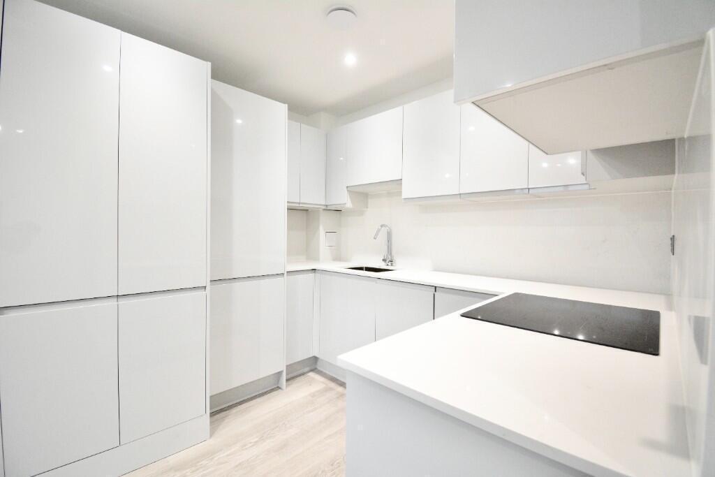 Main image of property: High Street, Rayleigh, Essex, SS6