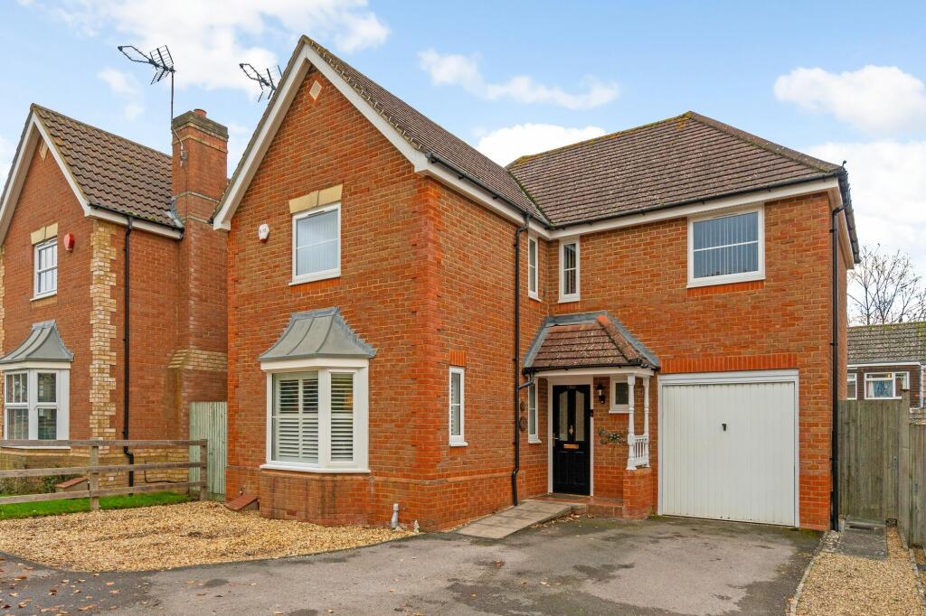 4 bedroom detached house for sale in Bushell Way, Arborfield, RG2