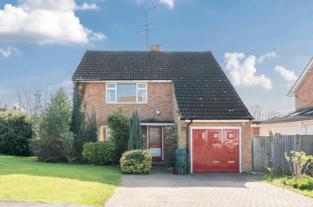 3 bedroom detached house for sale in Bramley Close, Earley, RG6
