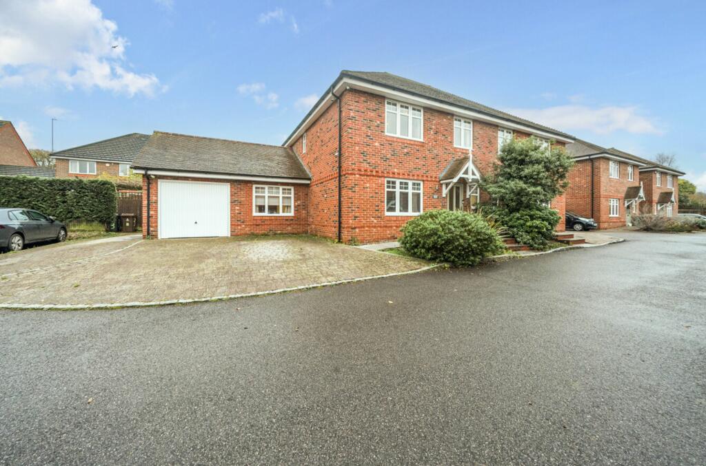 Main image of property: The Warren, Three Mile Cross, RG7
