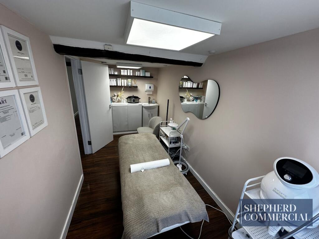 Additional property image - 124 High Street, Coleshill, Birmingham, B46 3BJ