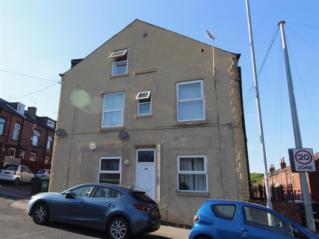 Main image of property: Broadgate Lane, Leeds