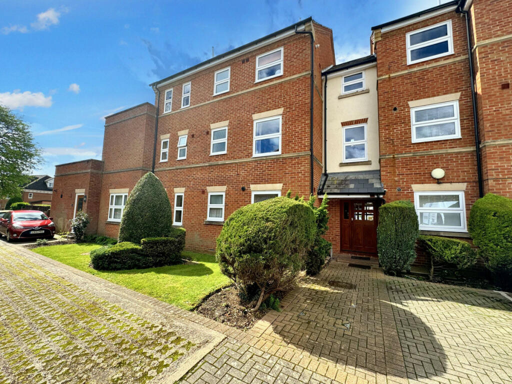 2 bedroom apartment for sale in Bury Lane, Rickmansworth, WD3