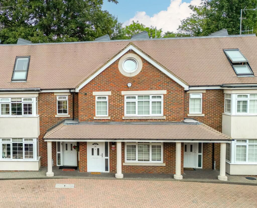 Main image of property: The Avenue, Northwood, HA6