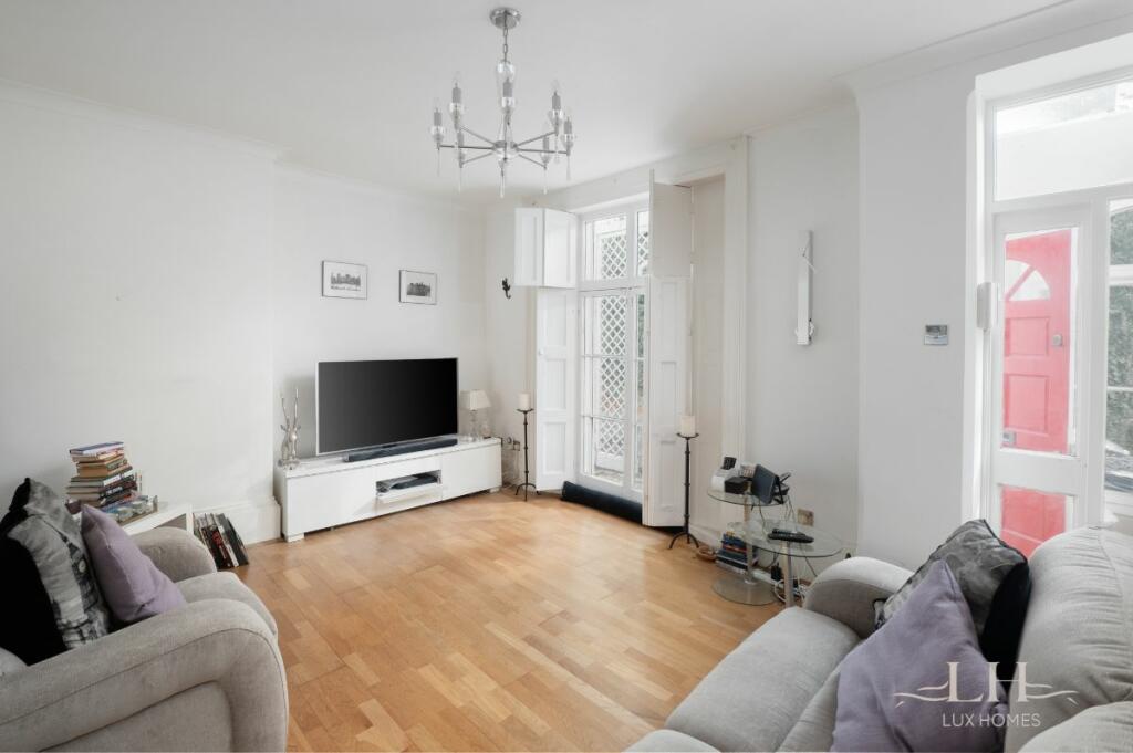 Additional property image - Queens Court, Brentwood