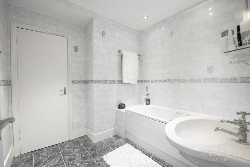 Additional property image - Queens Court, Brentwood