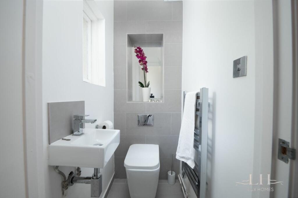 Additional property image - Queens Court, Brentwood