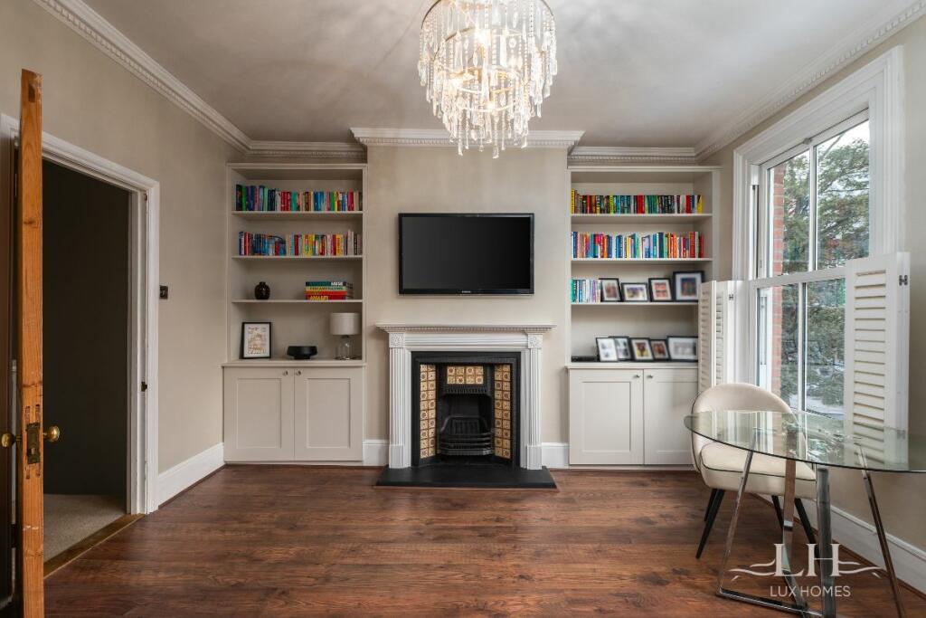 2 bedroom for sale in Crescent Road, Brentwood, CM14