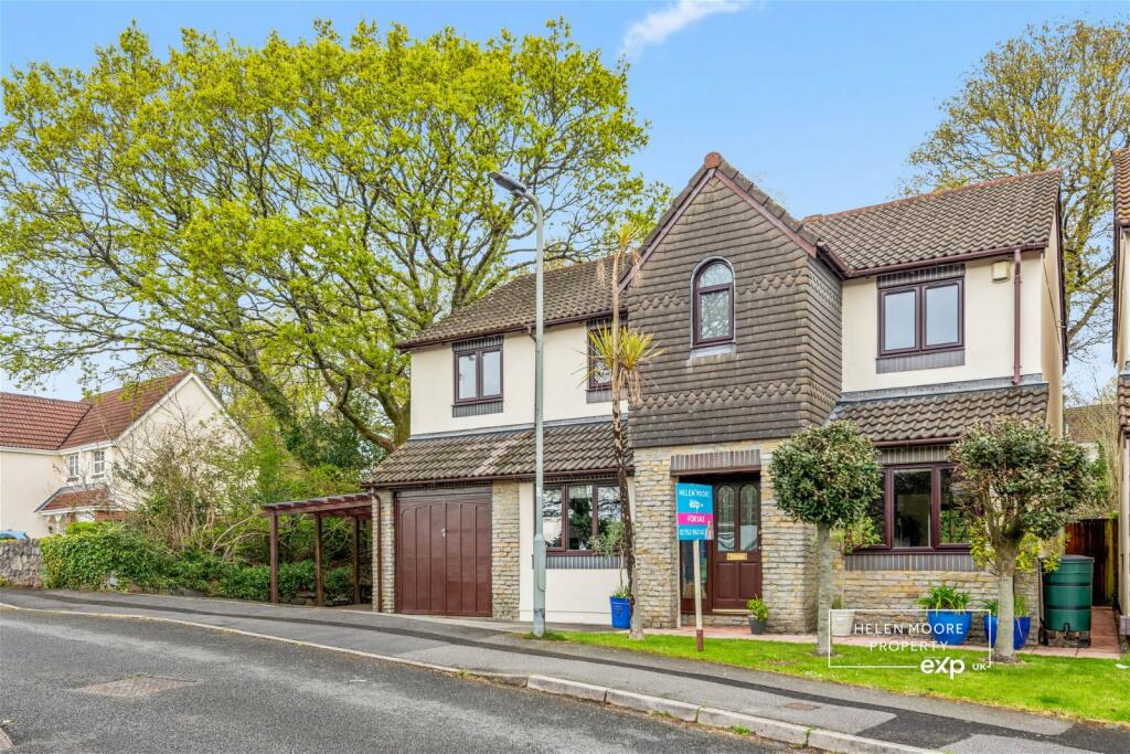 4 bedroom detached house for sale in Gorse Way, Ivybridge, Devon, PL21
