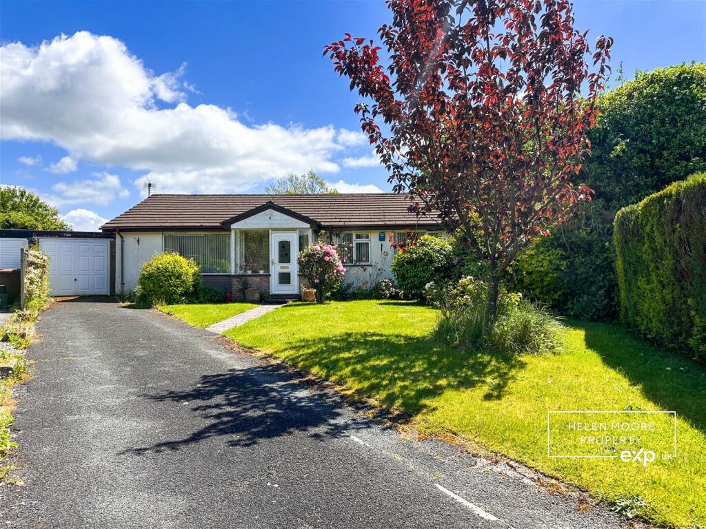 3 bedroom detached bungalow for sale in The Priory, Modbury, South Hams, PL21